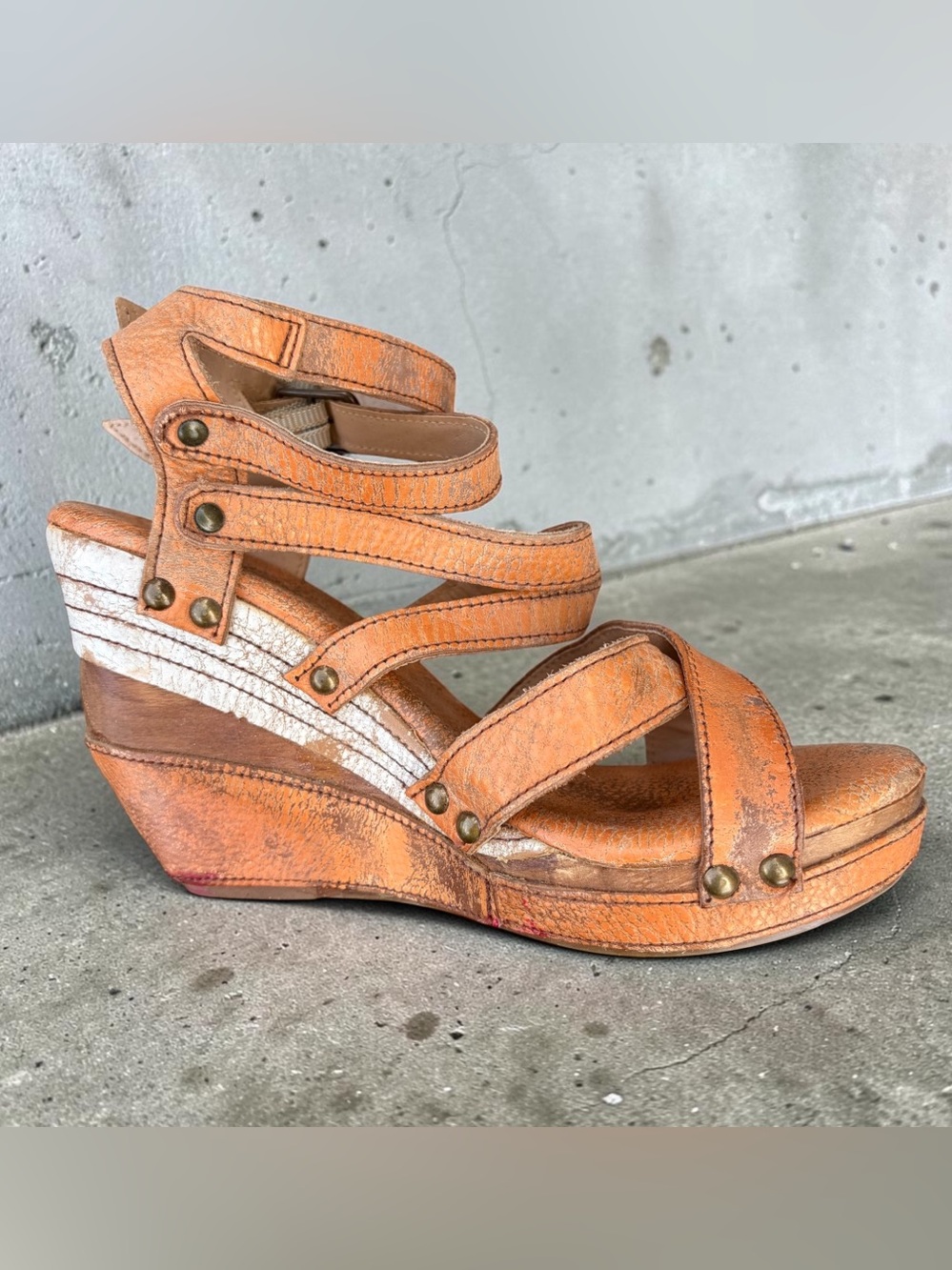 Bed Stu Juliana Sandals Sz 8.5B Strappy Wooden Platform Distressed Orange Rustic